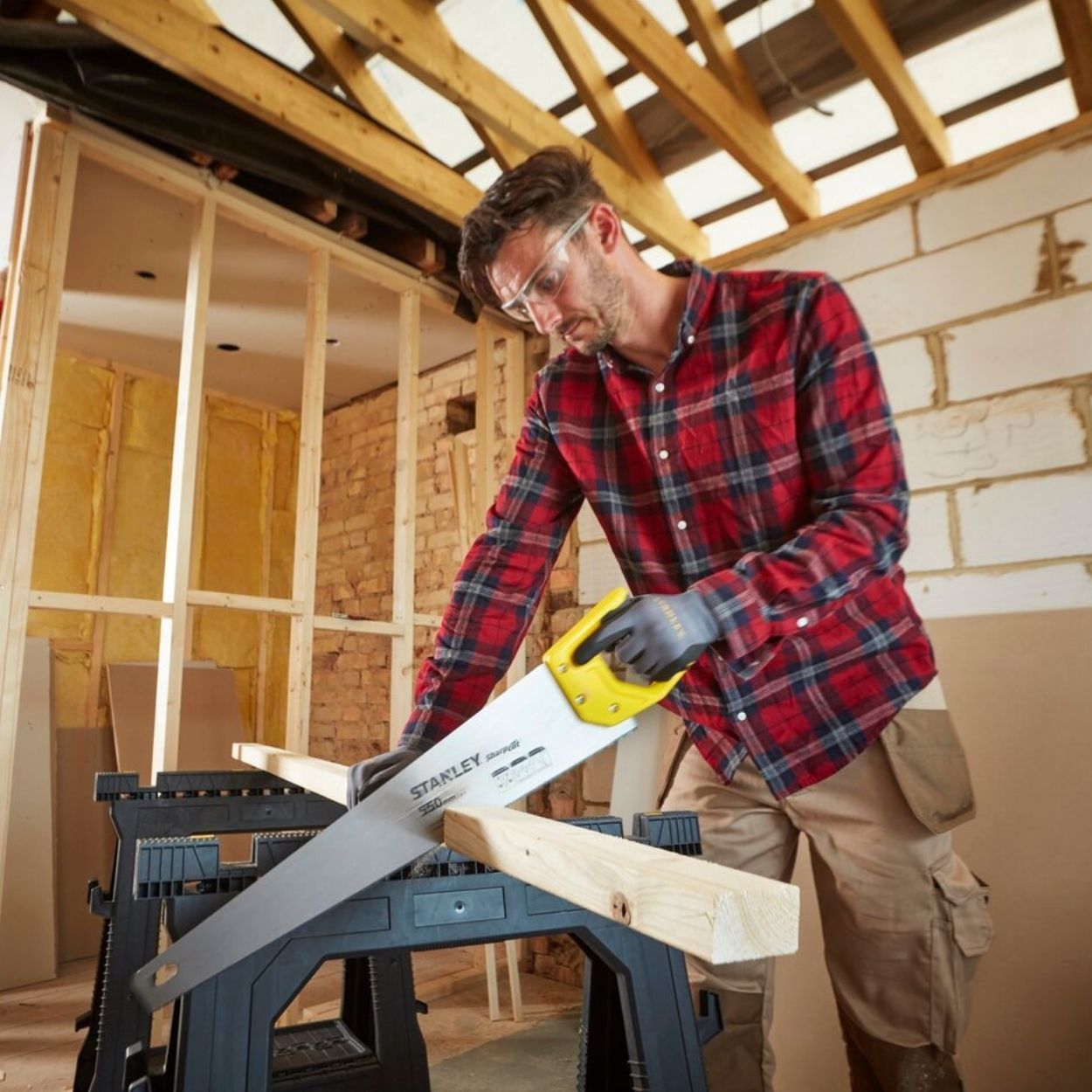 Stanley Sharpcut Hand Saw 550mm 7Tpi