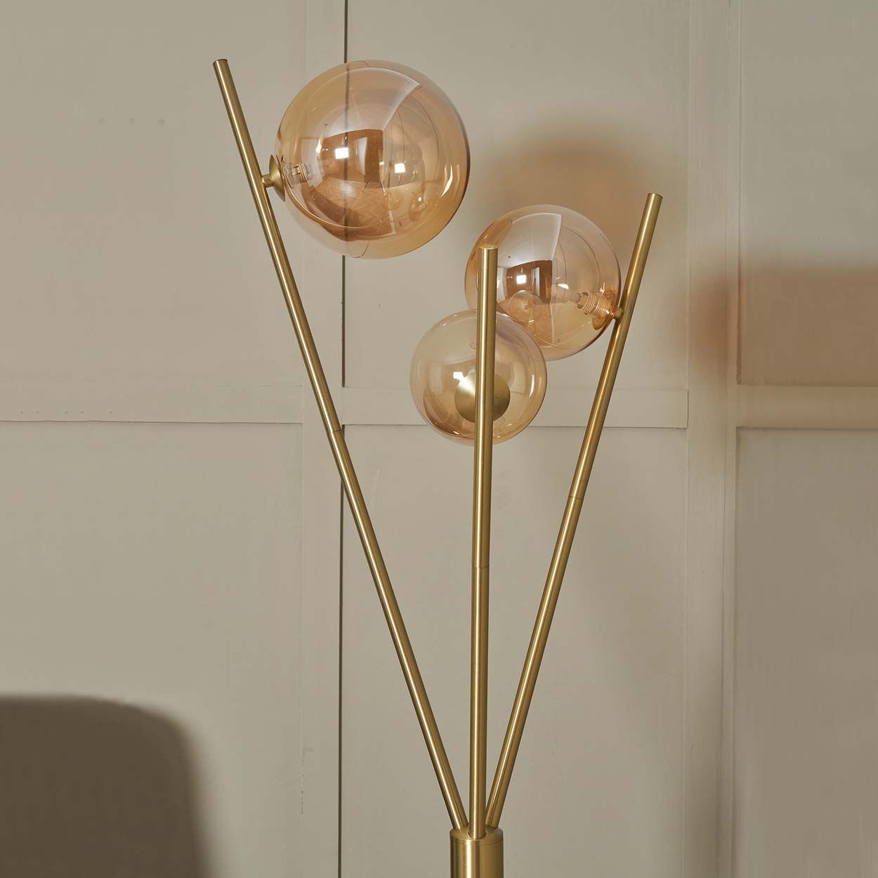 Cascade Lighting Digby Tripod Floor Lamp