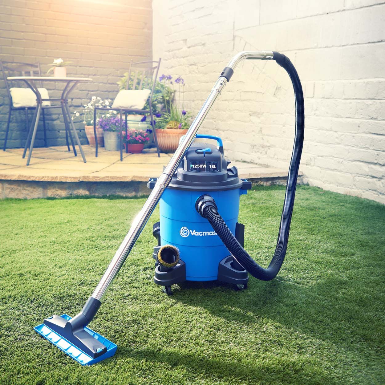 Vacmaster 18L Artificial Grass Wet and Dry Vacuum