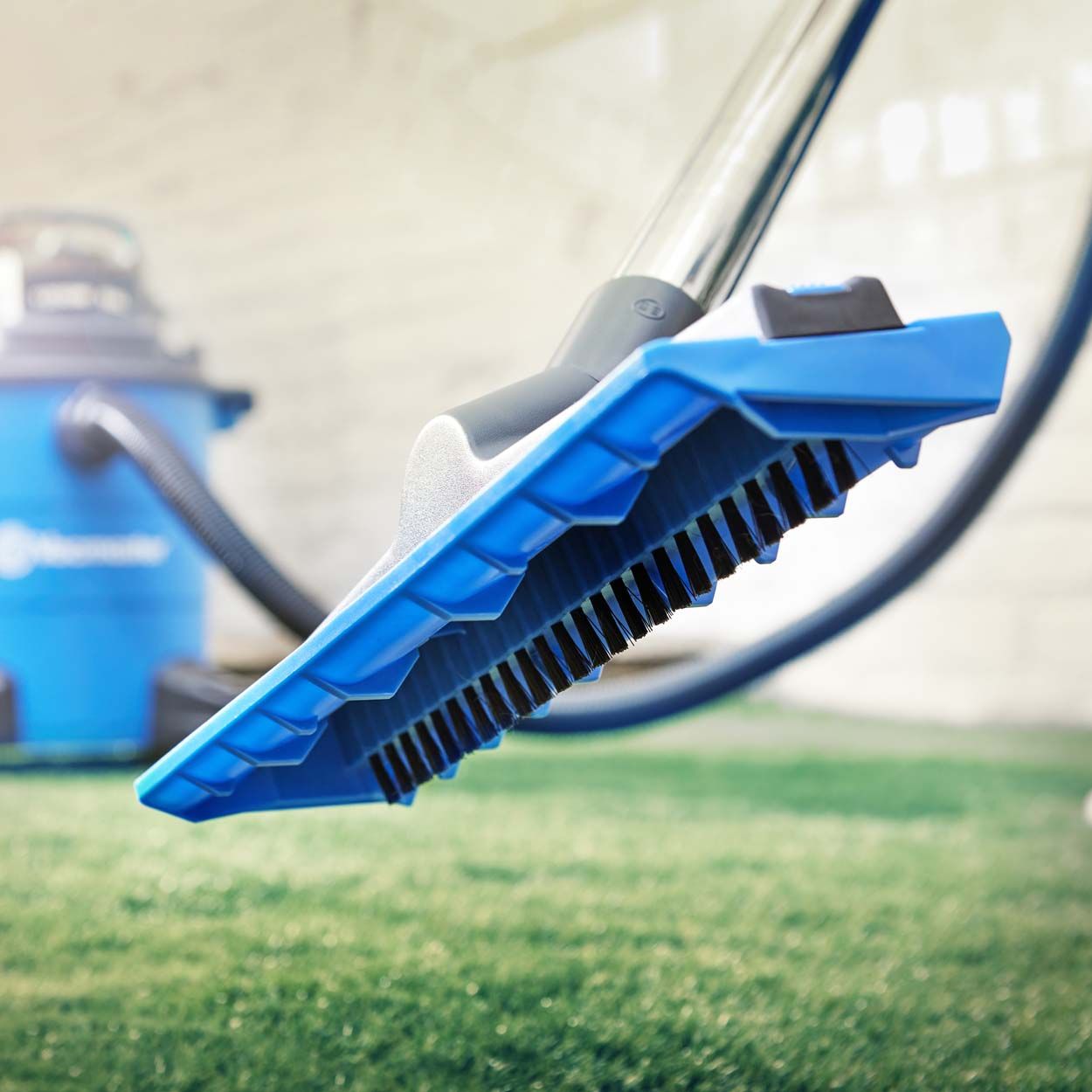 Vacmaster 18L Artificial Grass Wet and Dry Vacuum