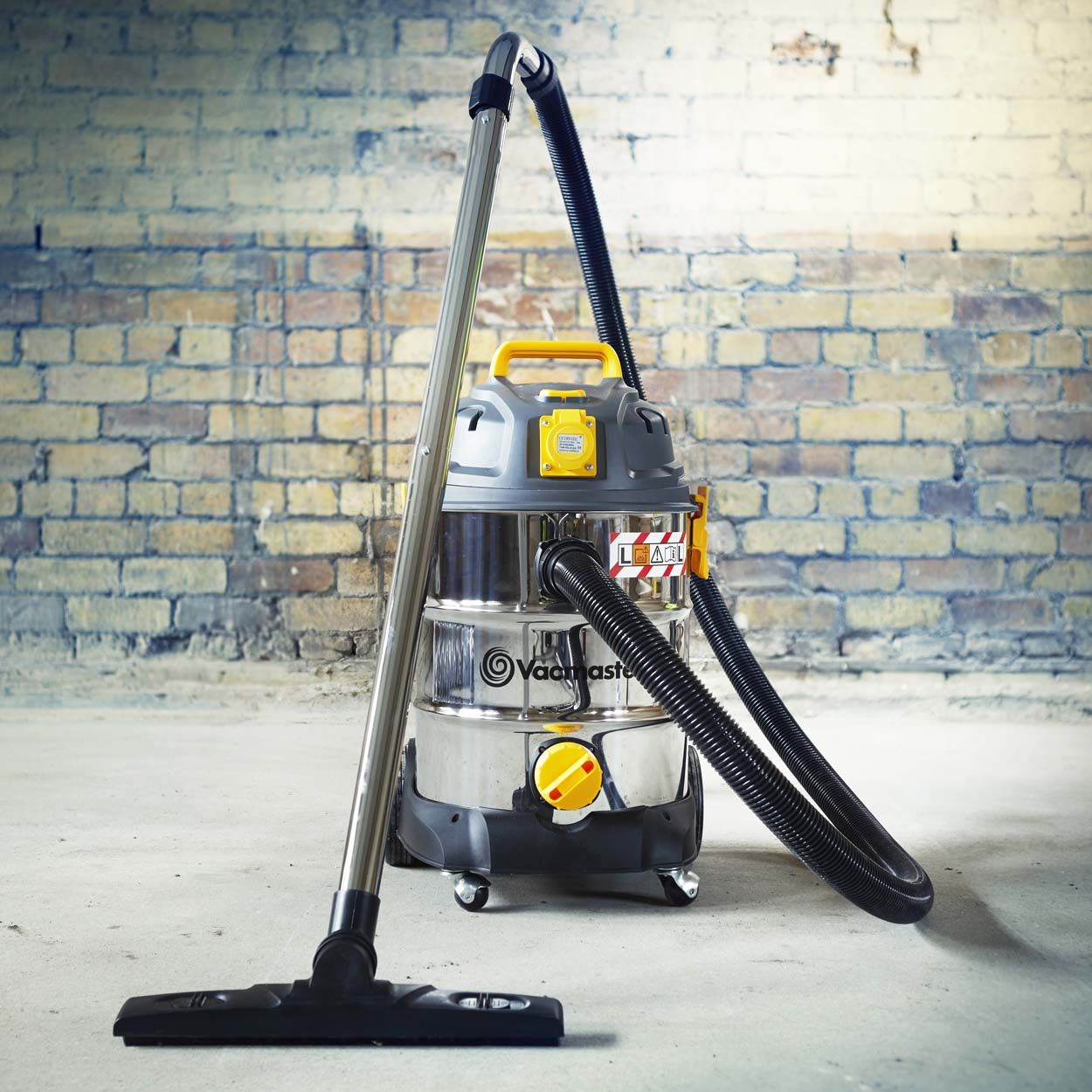 Vacmaster 110V L Class 30L Wet & Dry Vac with PTO