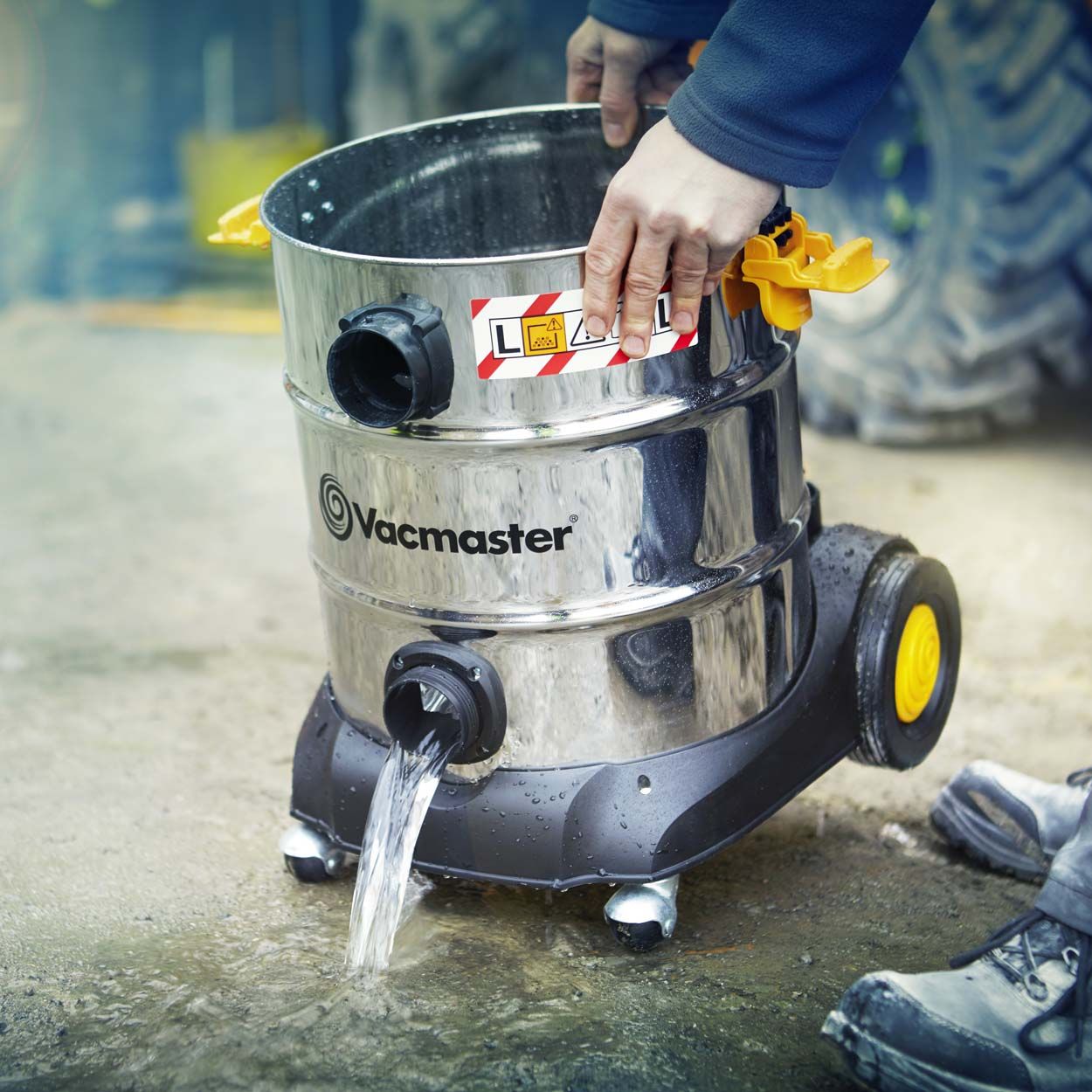 Vacmaster 110V L Class 30L Wet & Dry Vac with PTO