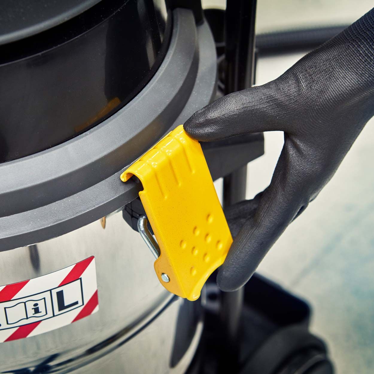 Vacmaster L Class 30L Wet and Dry Vacuum with PTO