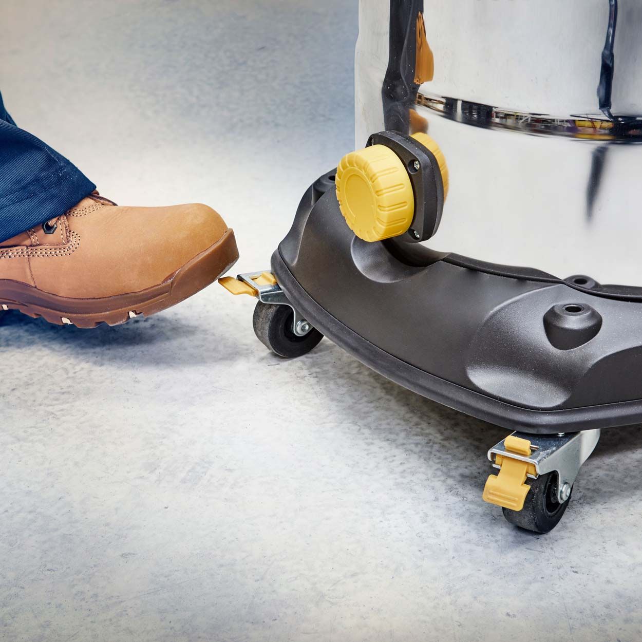 Vacmaster L Class 38L Wet and Dry Vacuum Cleaner with PTO