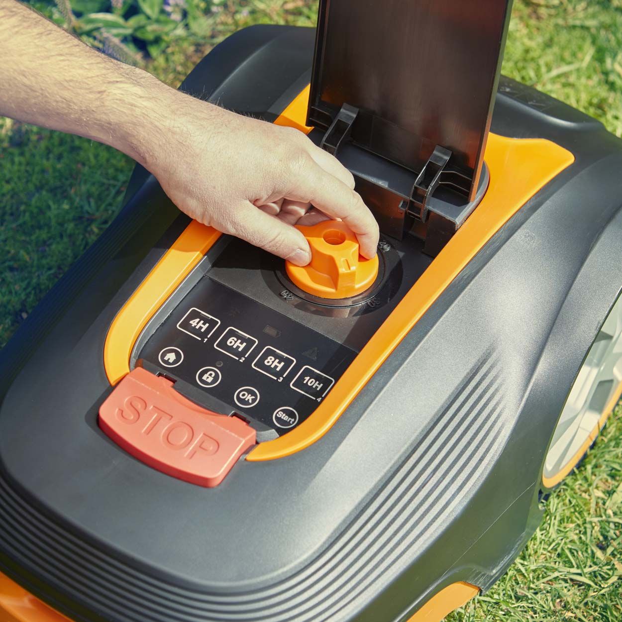 LawnMaster L10 Robotic Mower with Dock 400m2