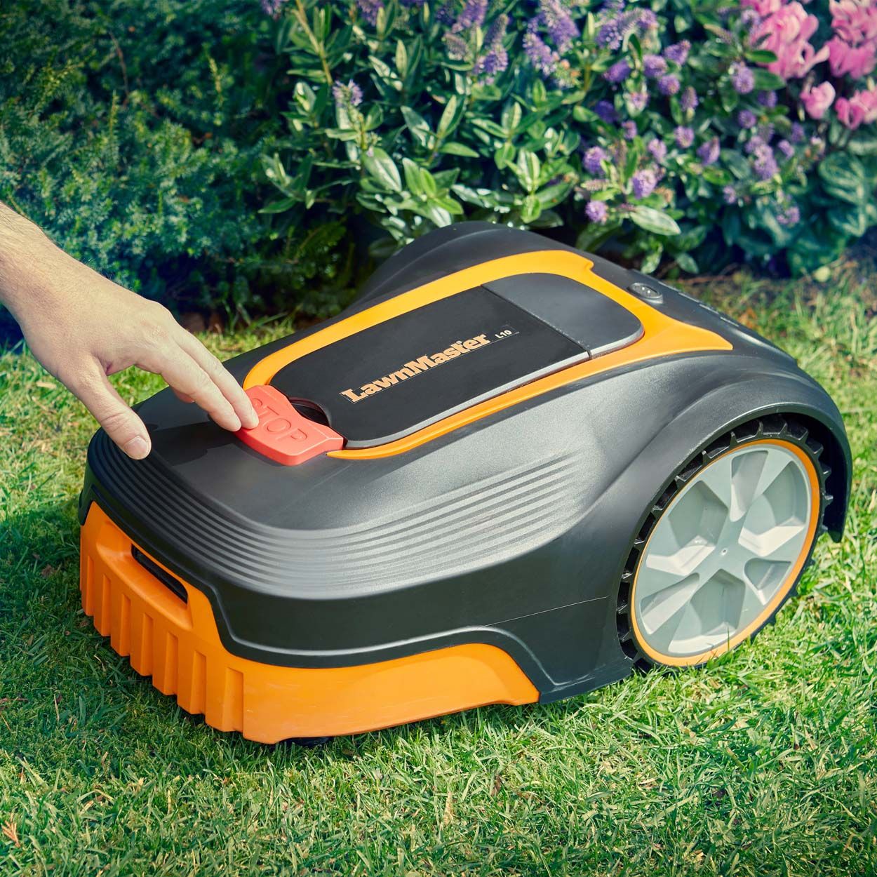 LawnMaster L10 Robotic Mower with Dock 400m2