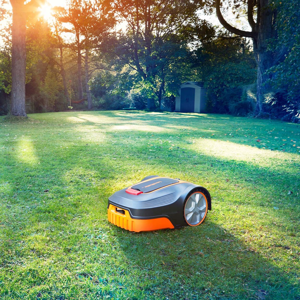 LawnMaster L12 Robotic Mower with Dock 800m2