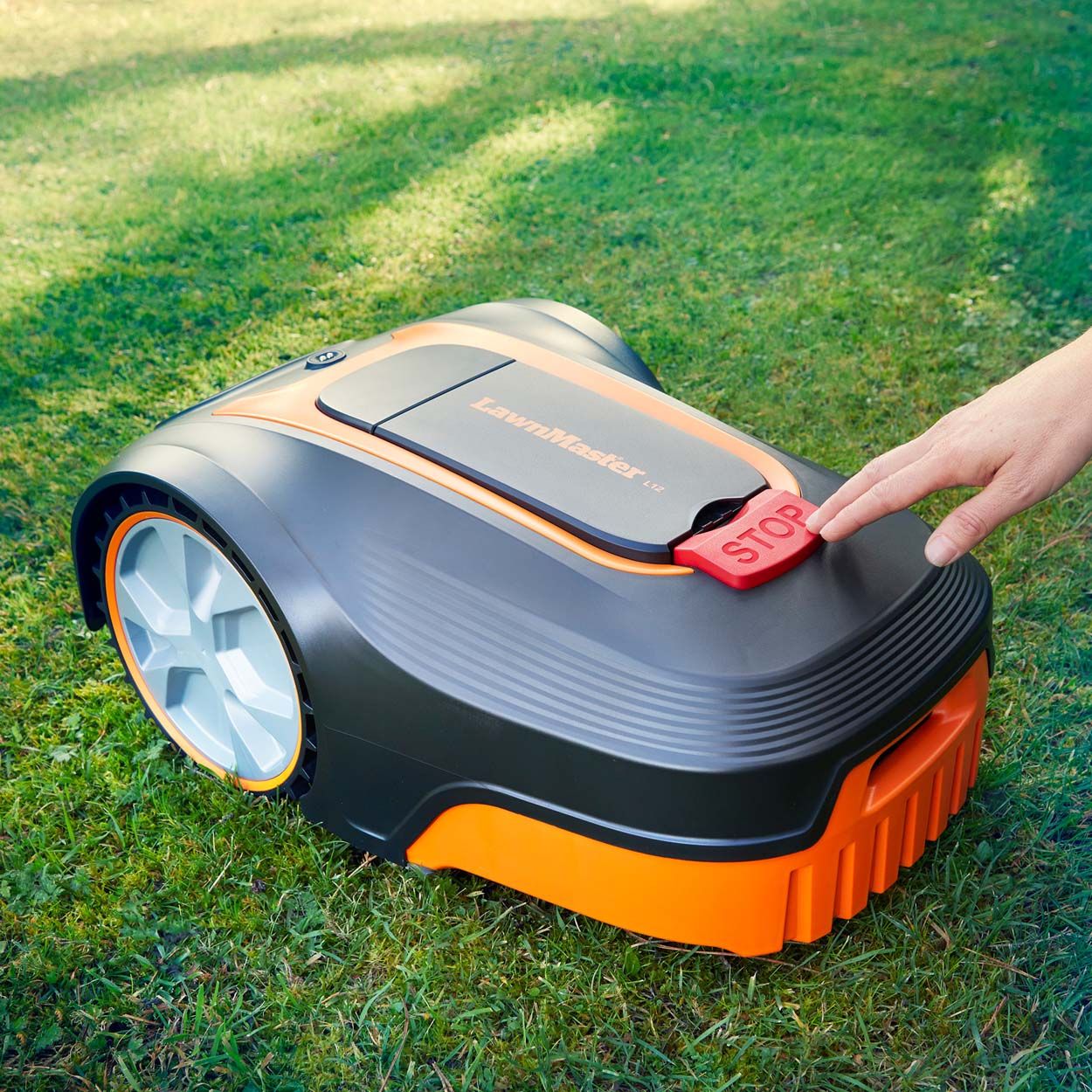 LawnMaster L12 Robotic Mower with Dock 800m2