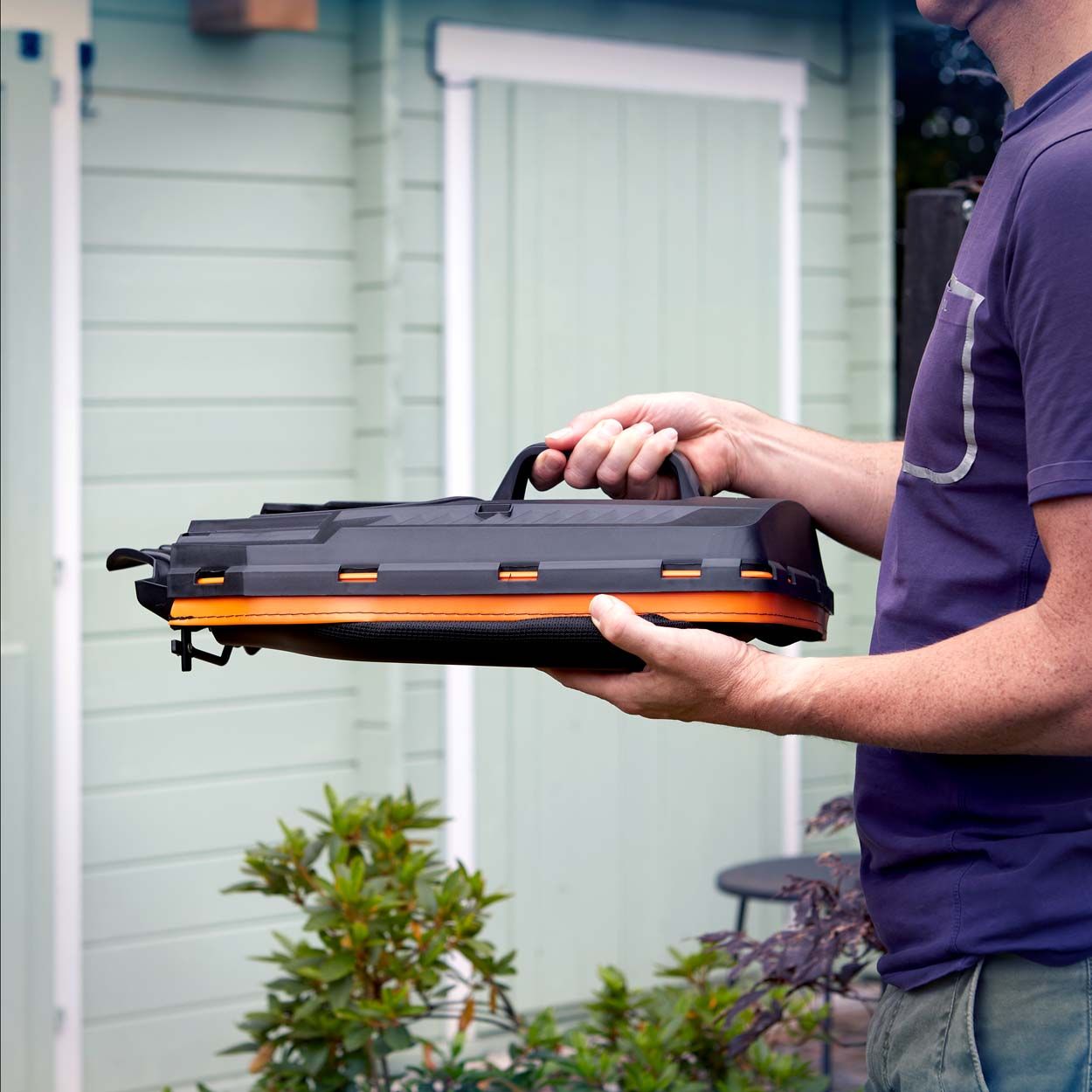 LawnMaster MX 24V 32cm Cordless Lawnmower with 1 battery