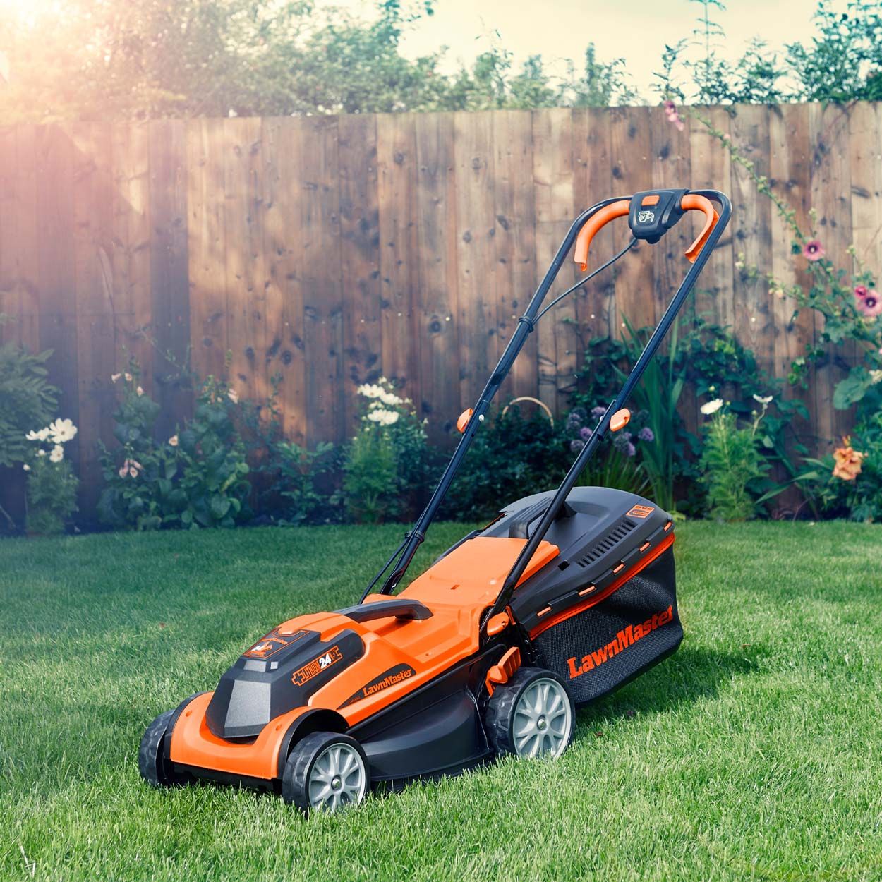 LawnMaster MX 24V 34cm Cordless Lawnmower with 1 battery
