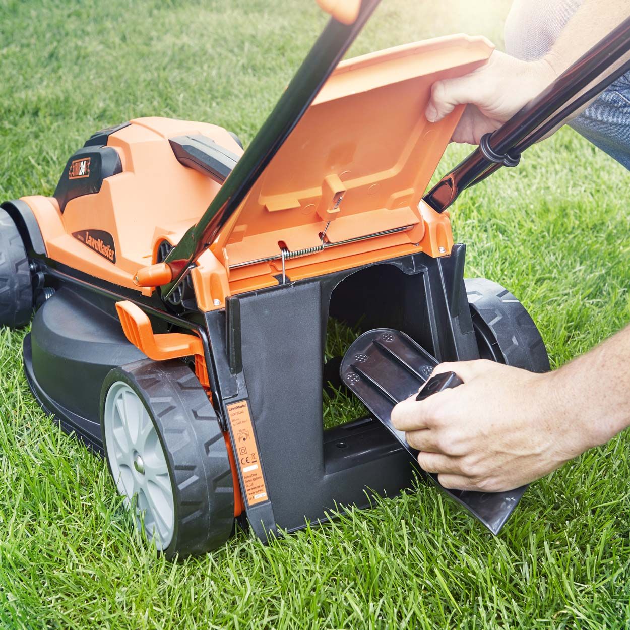 LawnMaster MX 24V 34cm Cordless Lawnmower with 1 battery