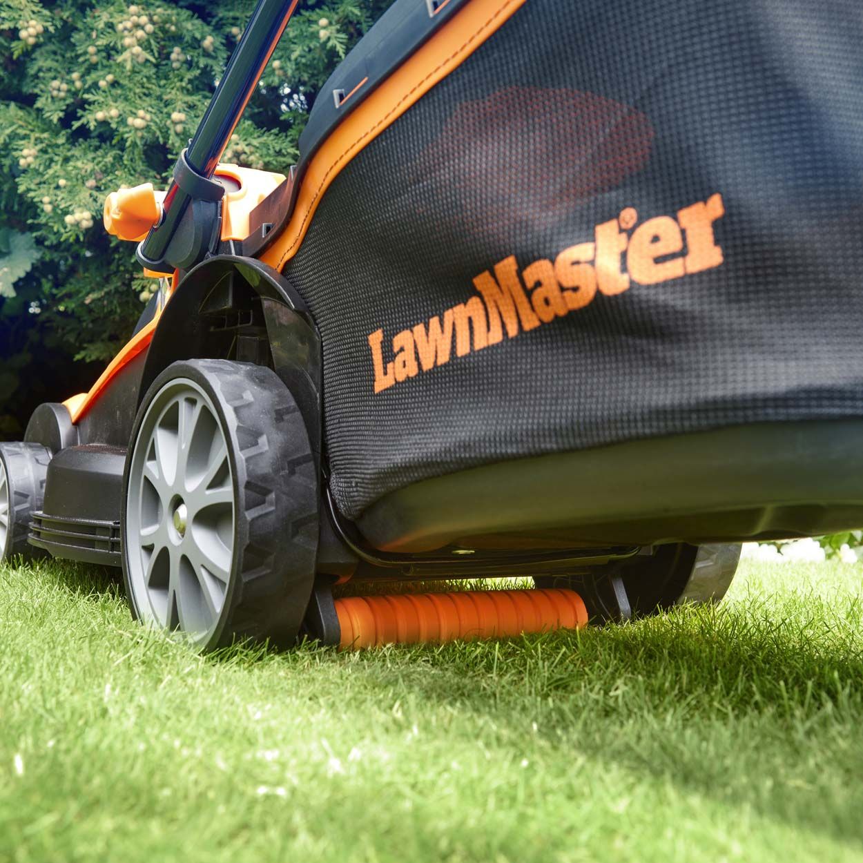 LawnMaster MX 24 37cm Lawnmower with 2 sets of batteries