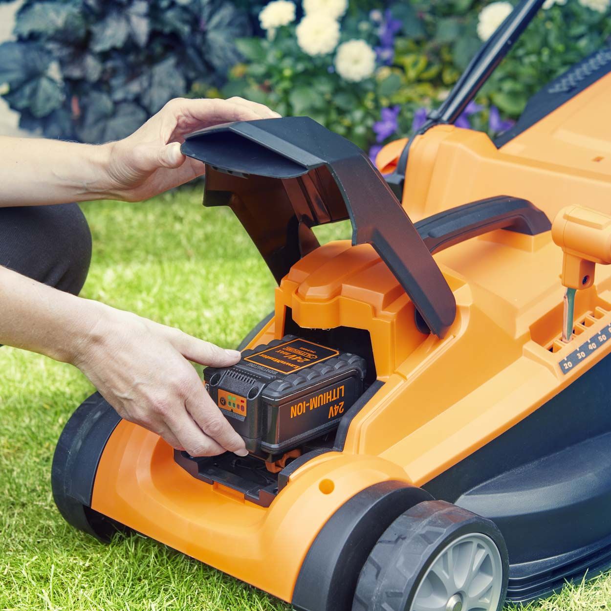 LawnMaster MX 24 37cm Lawnmower with 2 sets of batteries