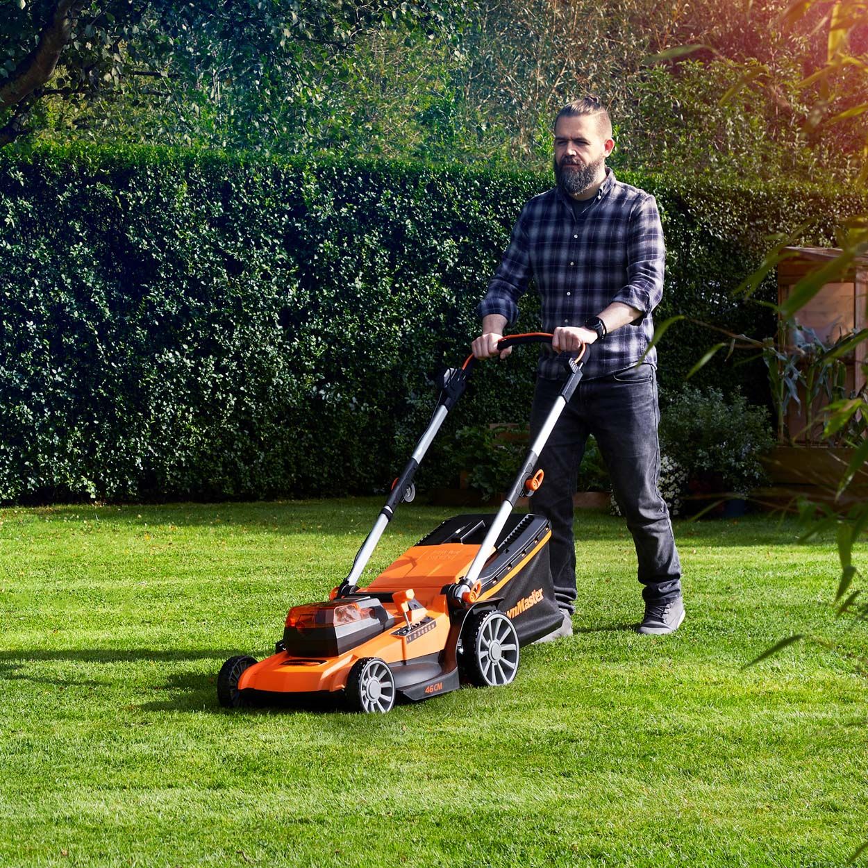 LawnMaster MX 24 46cm 48V Cordless Mower with 1 set of batteries