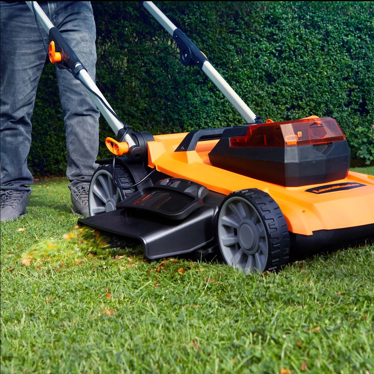 LawnMaster MX 24 46cm 48V Cordless Mower with 1 set of batteries