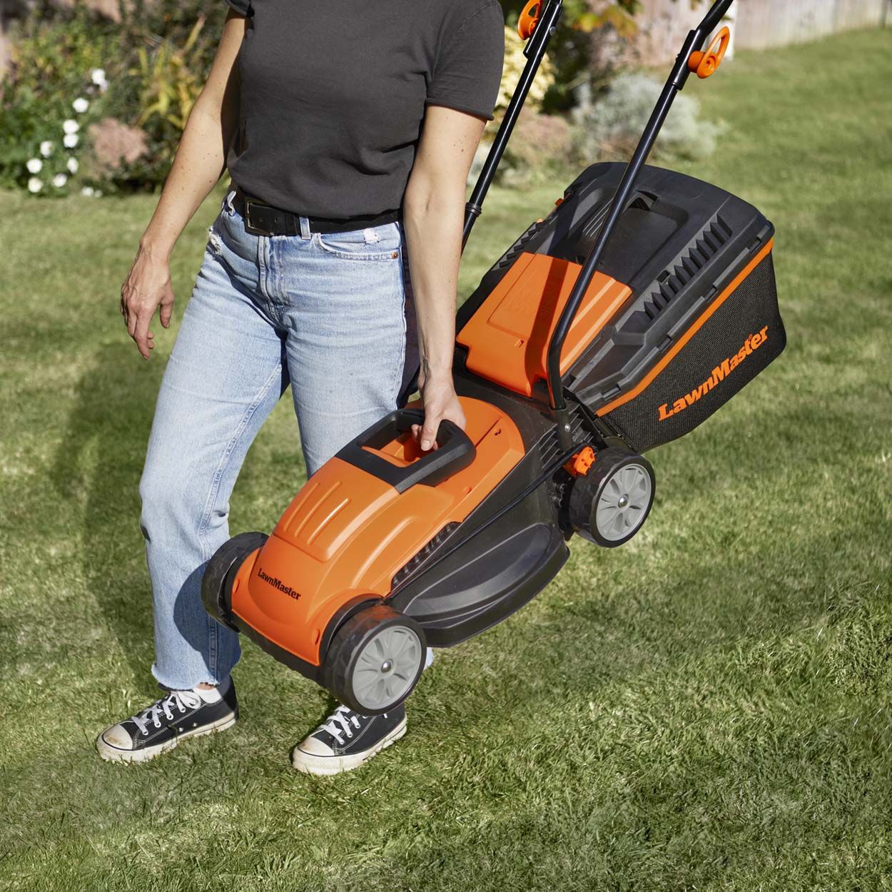 LawnMaster 32cm 1200W Electric Lawnmower