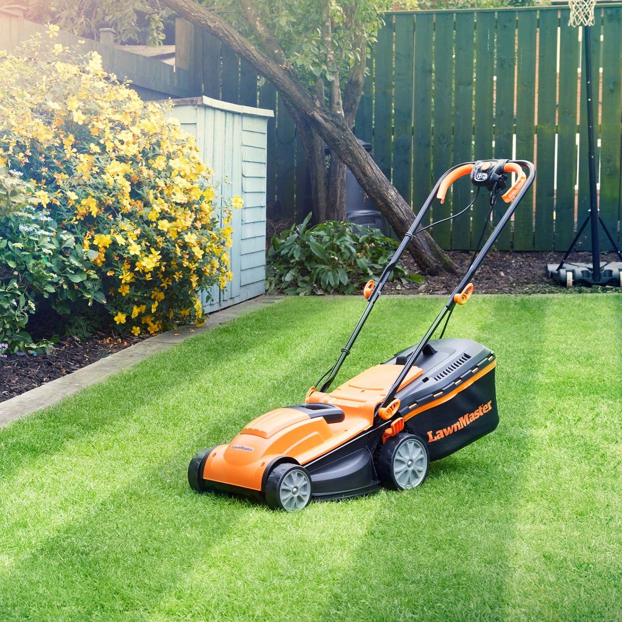 LawnMaster 34cm 1400W Electric Lawnmower