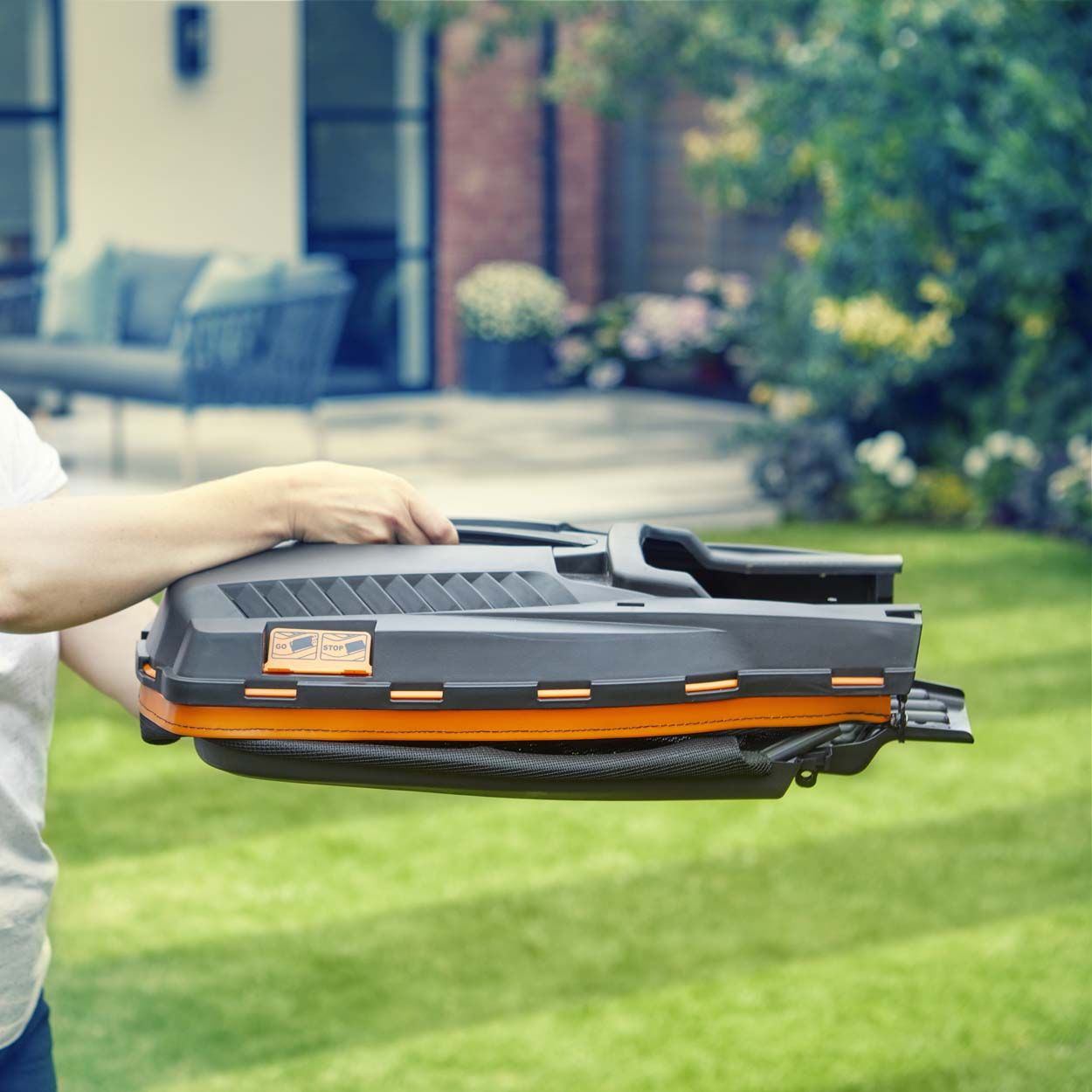 LawnMaster 40cm 1800W Electric Lawnmower