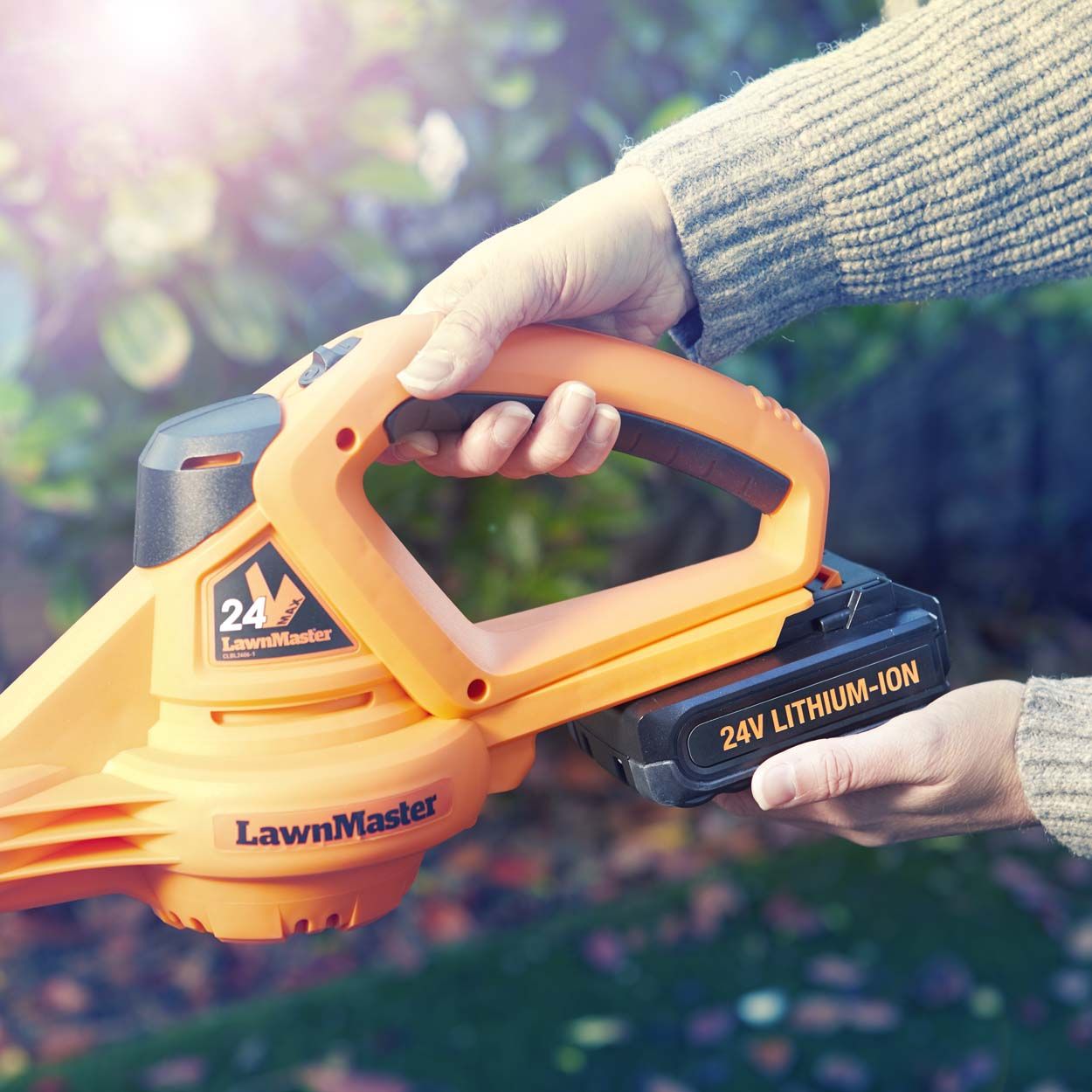 LawnMaster MX 24 Cordless Leaf Blower