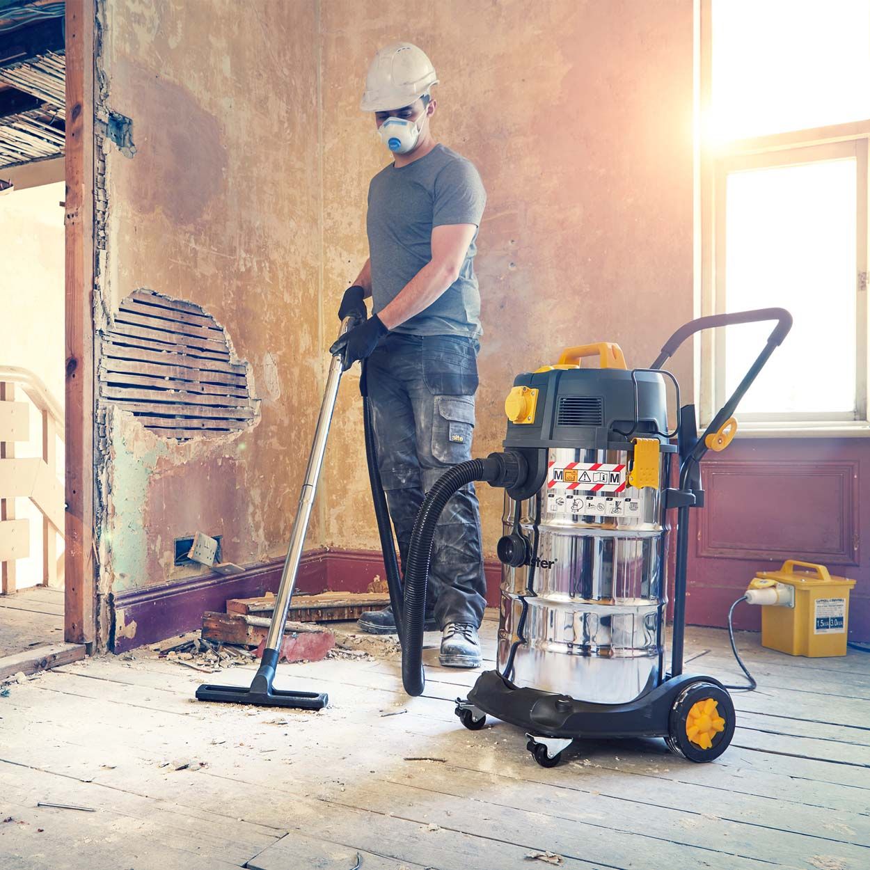 Vacmaster 110V M Class 38L Wet and Dry Vacuum Cleaner with 110V PTO