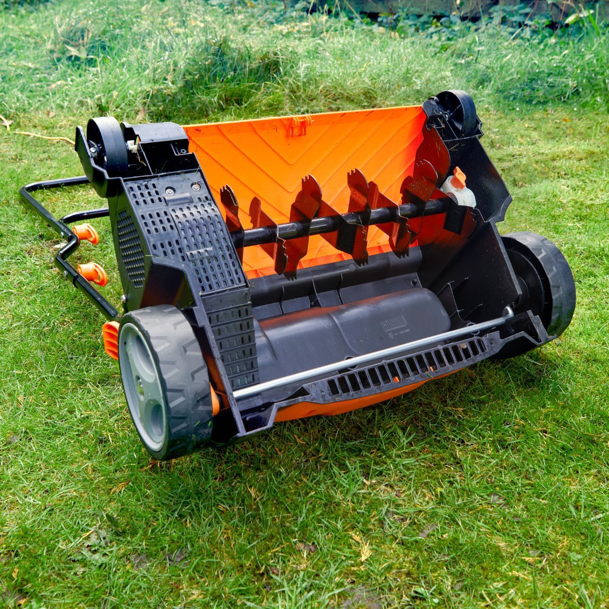 LawnMaster 2 in 1 Lawn Scarifier & Rake 