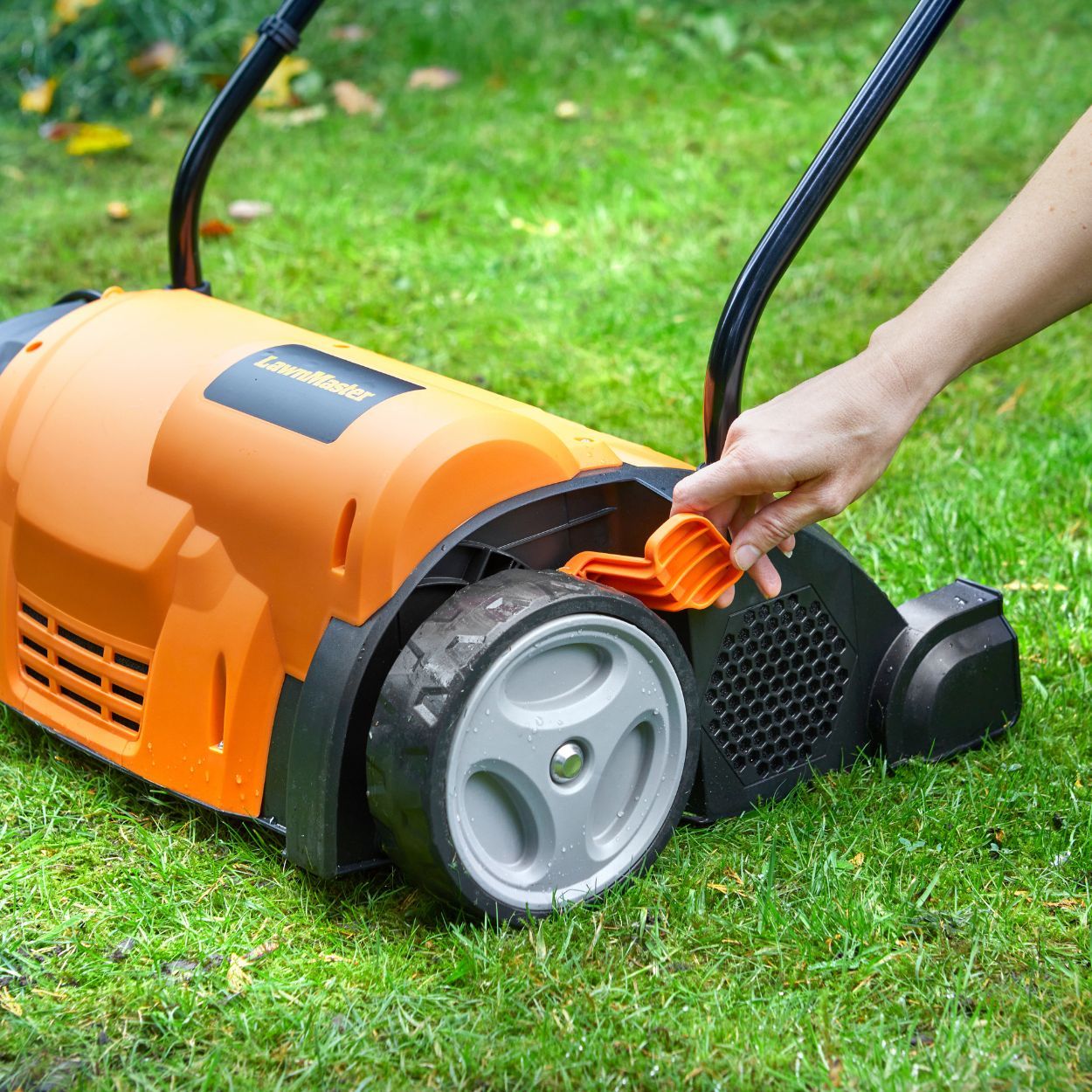 LawnMaster 2 in 1 Lawn Scarifier & Rake 