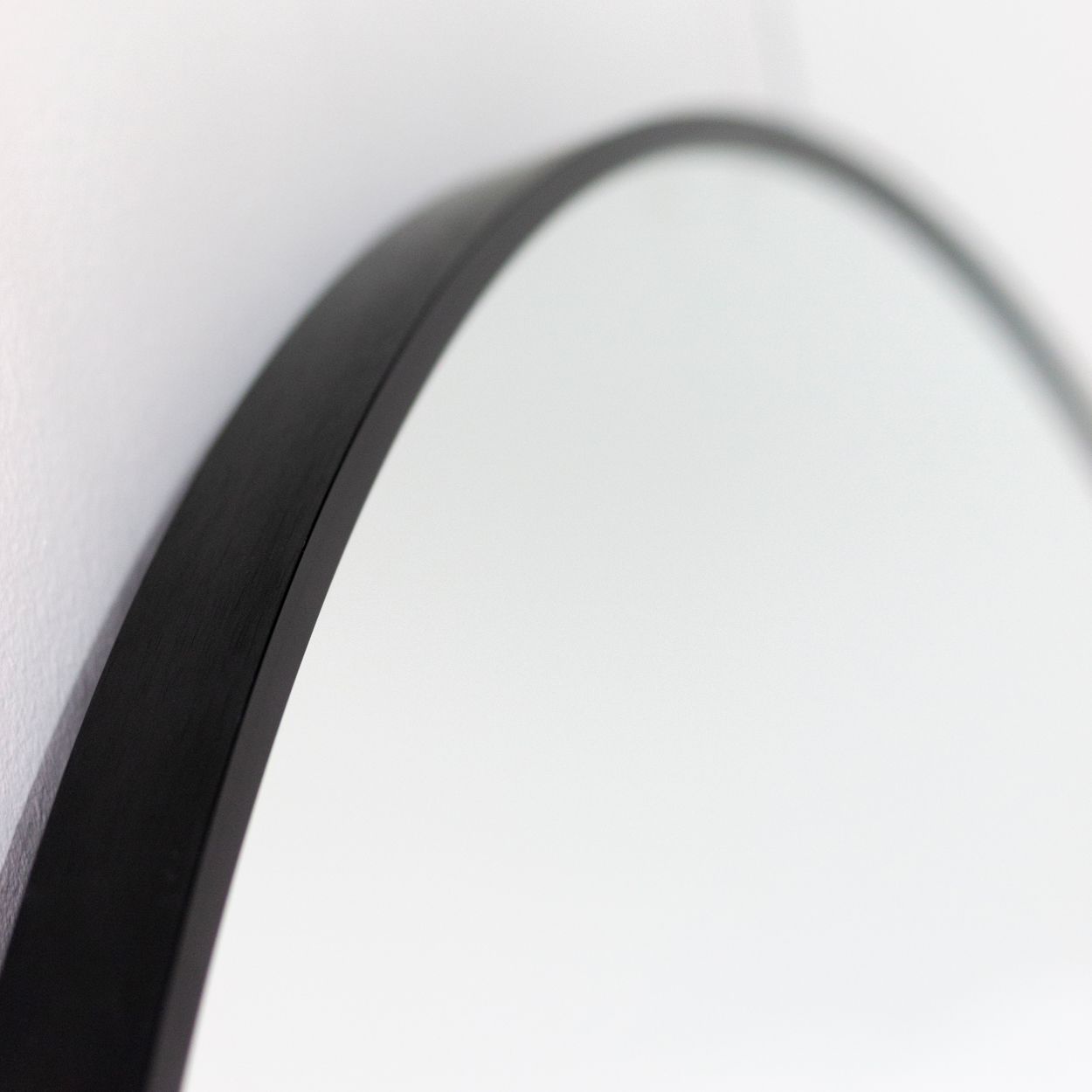 Round Wall Mirror Black 80Cm