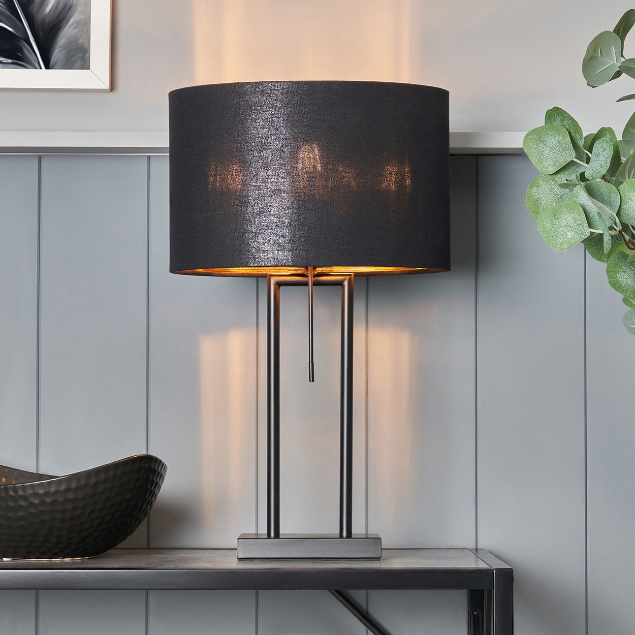 Lonton Hotel Table Lamp - Black