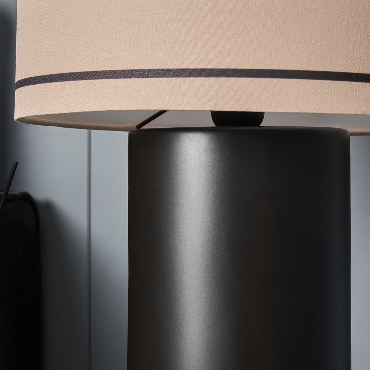 Birltey Ceramic Table Lamp