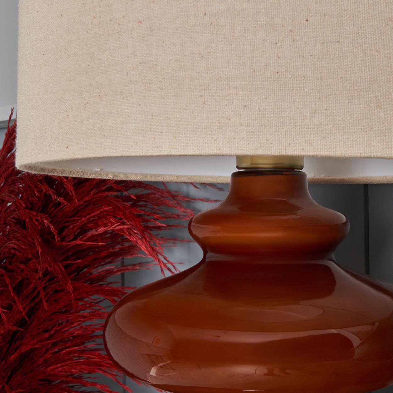 Wobbly Glass Base Table Lamp