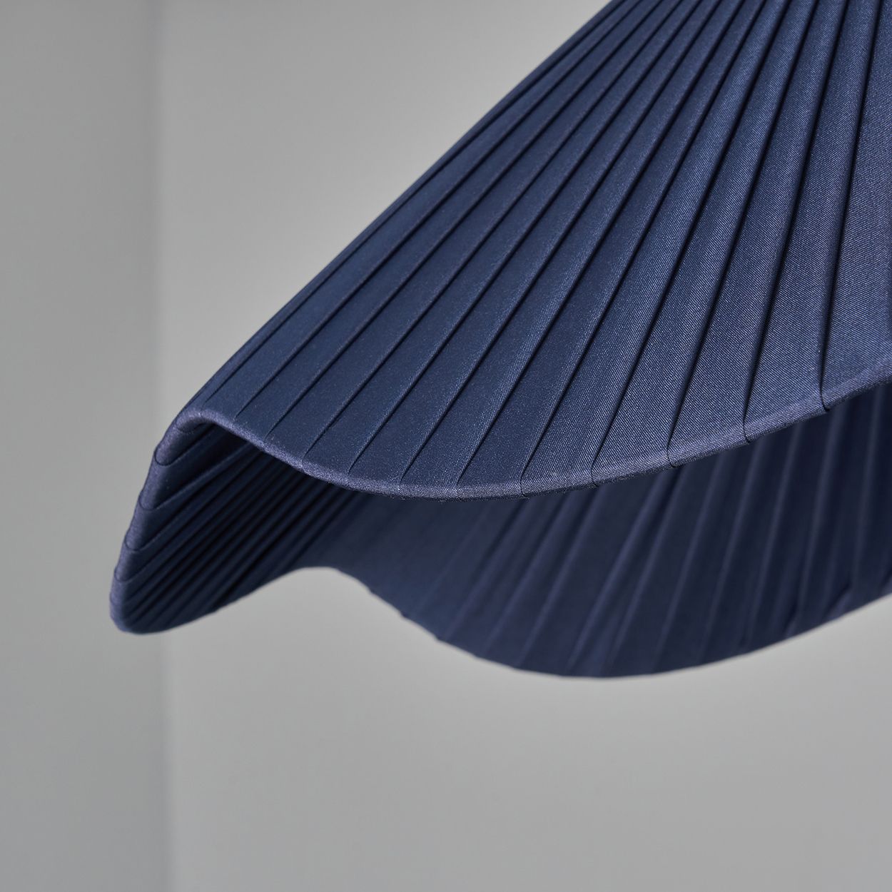 Dalby Pleated Scalloped Shade Col 1