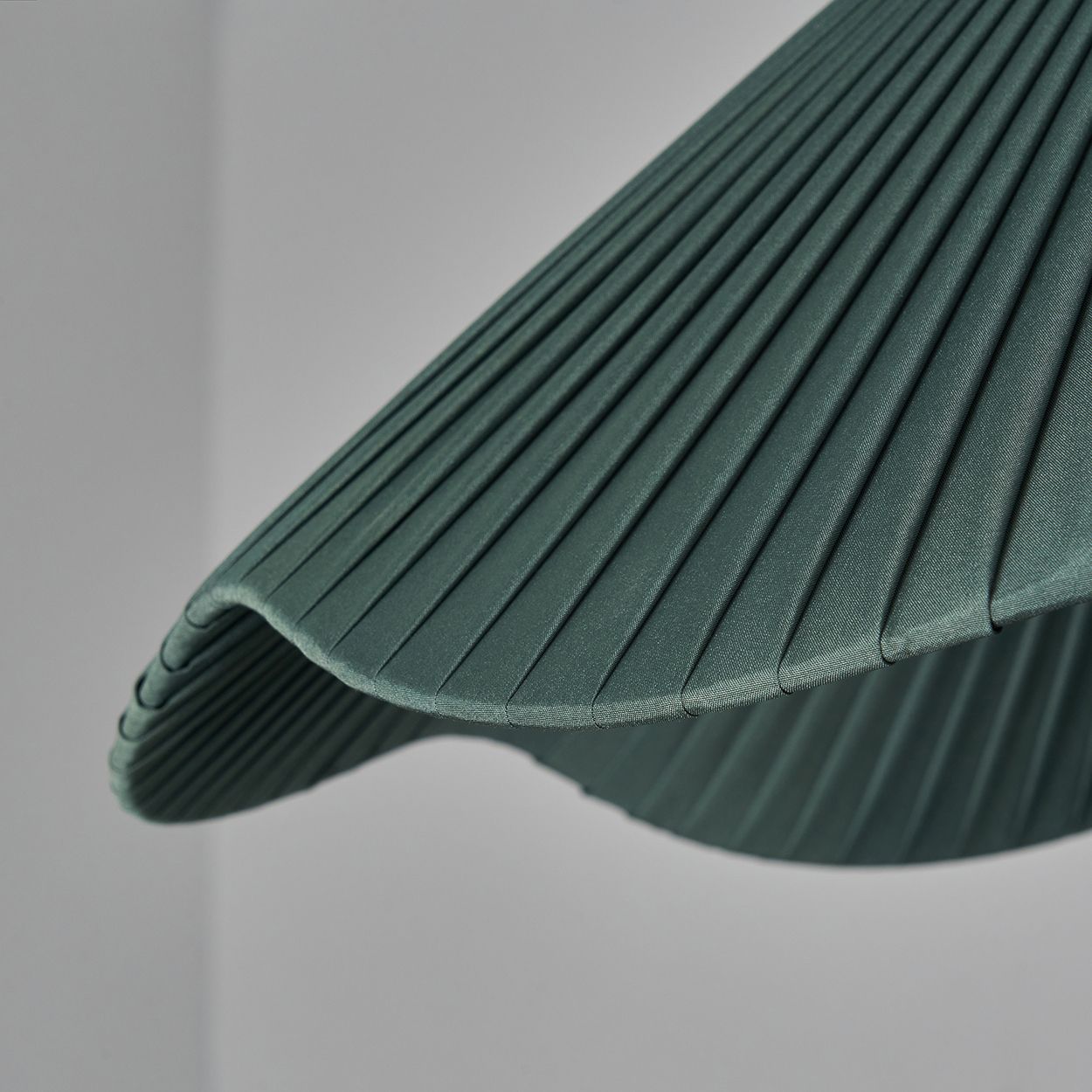 Dalby Pleated Scalloped Shade Col 2