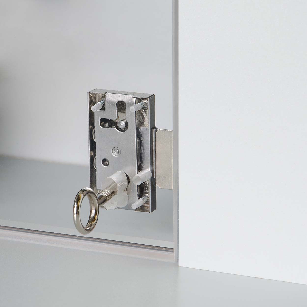 Suki Lock Furniture Screw On Nickle 20Mm