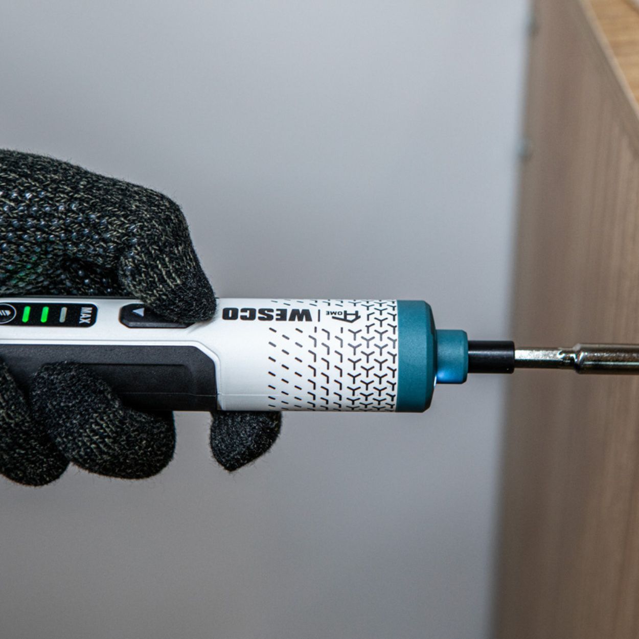 WESCO 3.6V Screw Driver