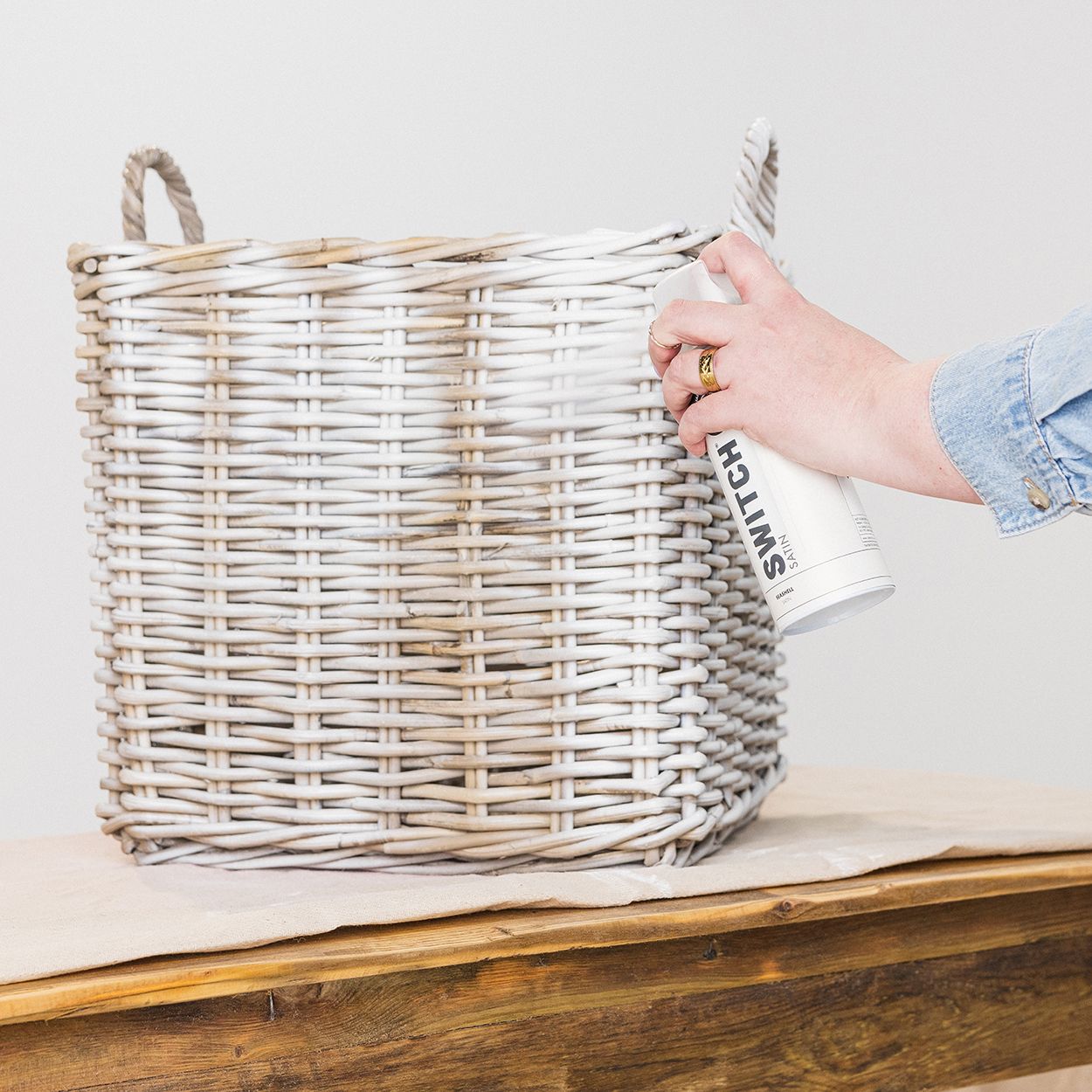 Rust-Oleum Switch 5-in-1 Multi-Surface Spray Paint Seashell Satin 400ml