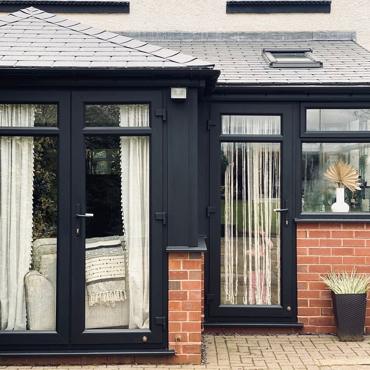 Rust-Oleum uPVC Paint Natural Charcoal Matt 750ml