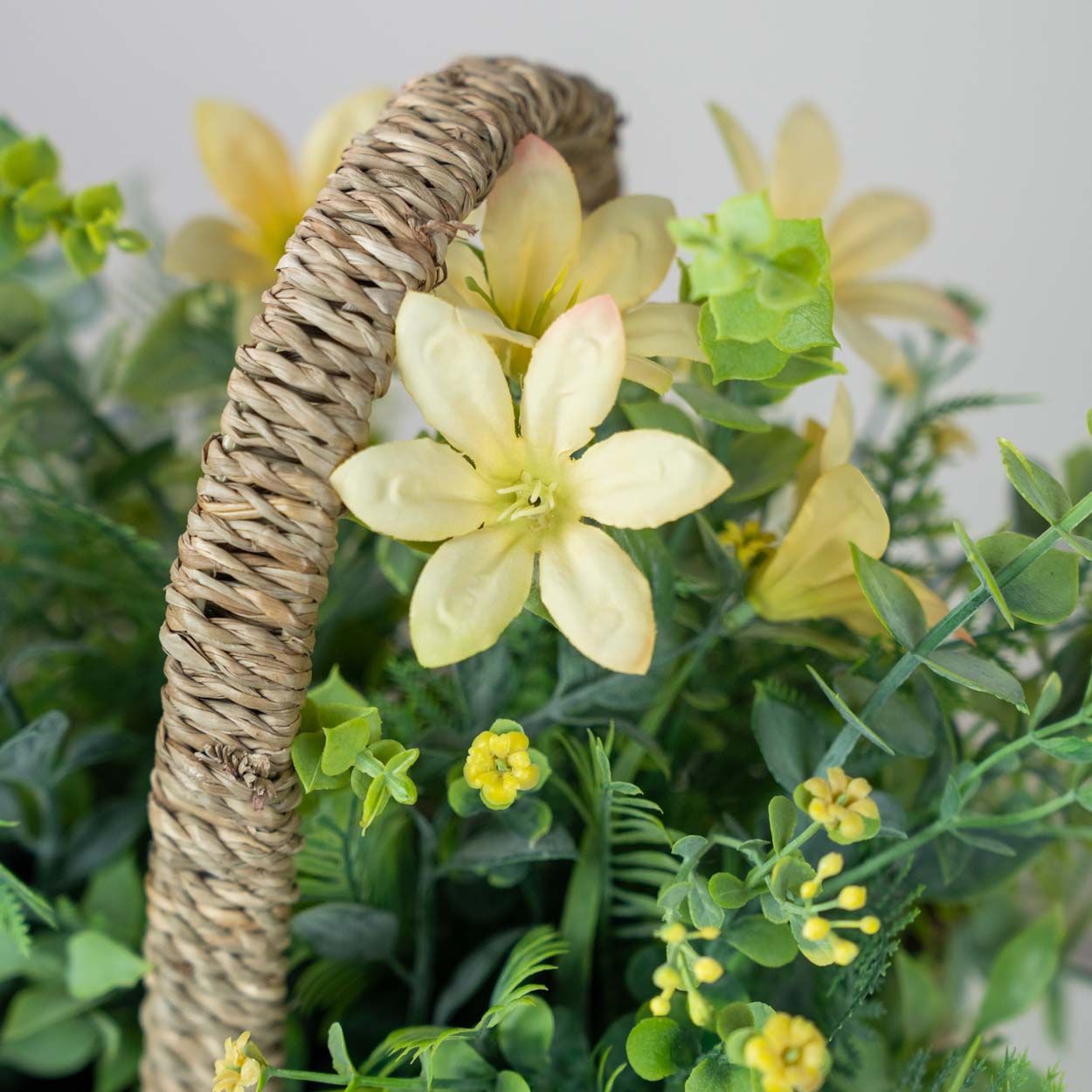 Flower With Basket Lemon