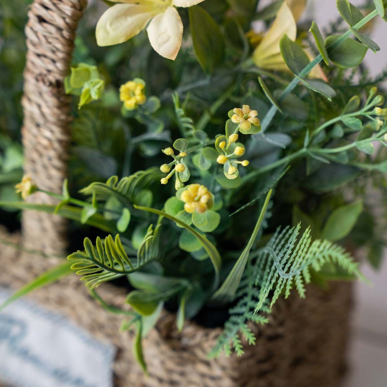 Flower With Basket Lemon