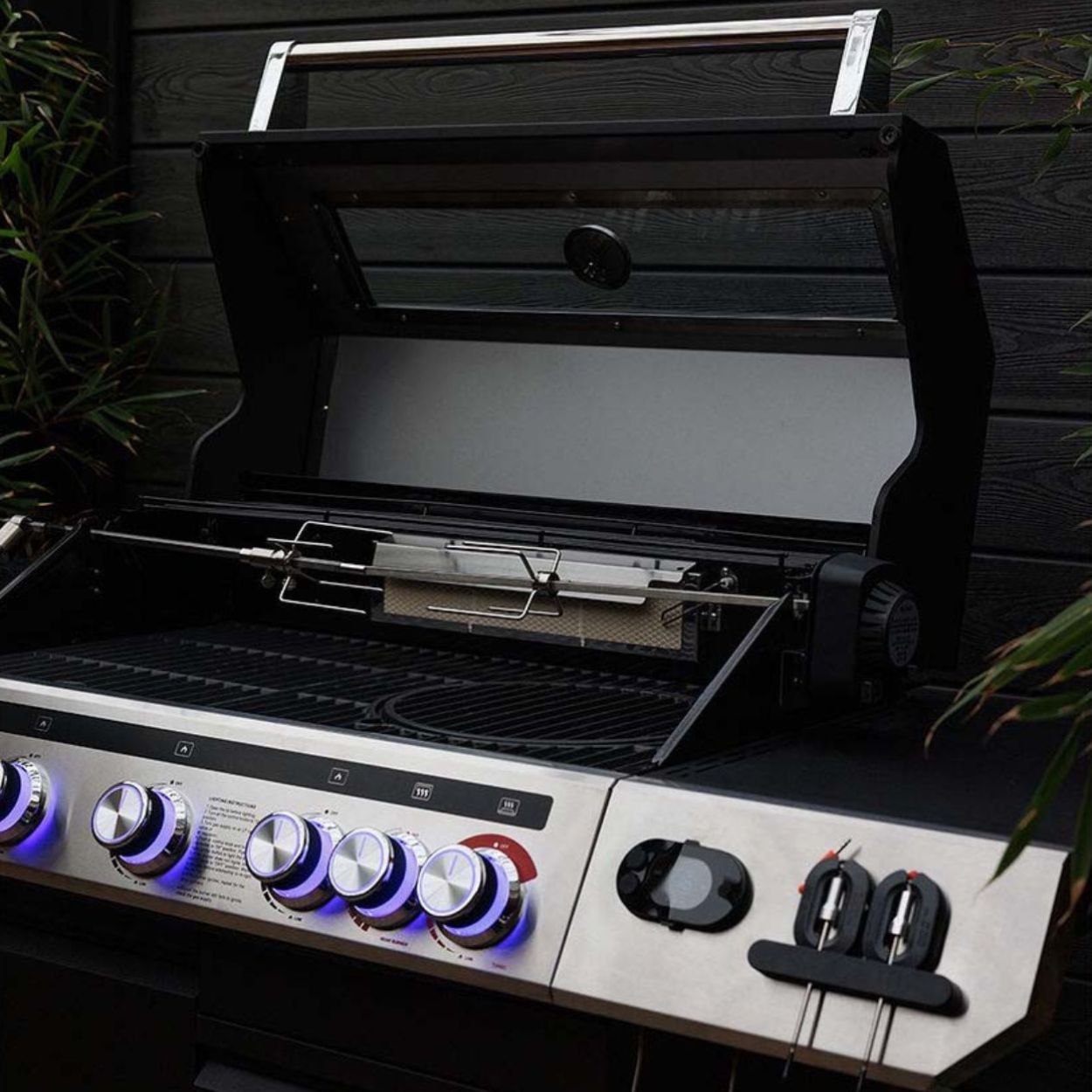 Phoenix Gas BBQ 5 Burner With Smart Thermometer
