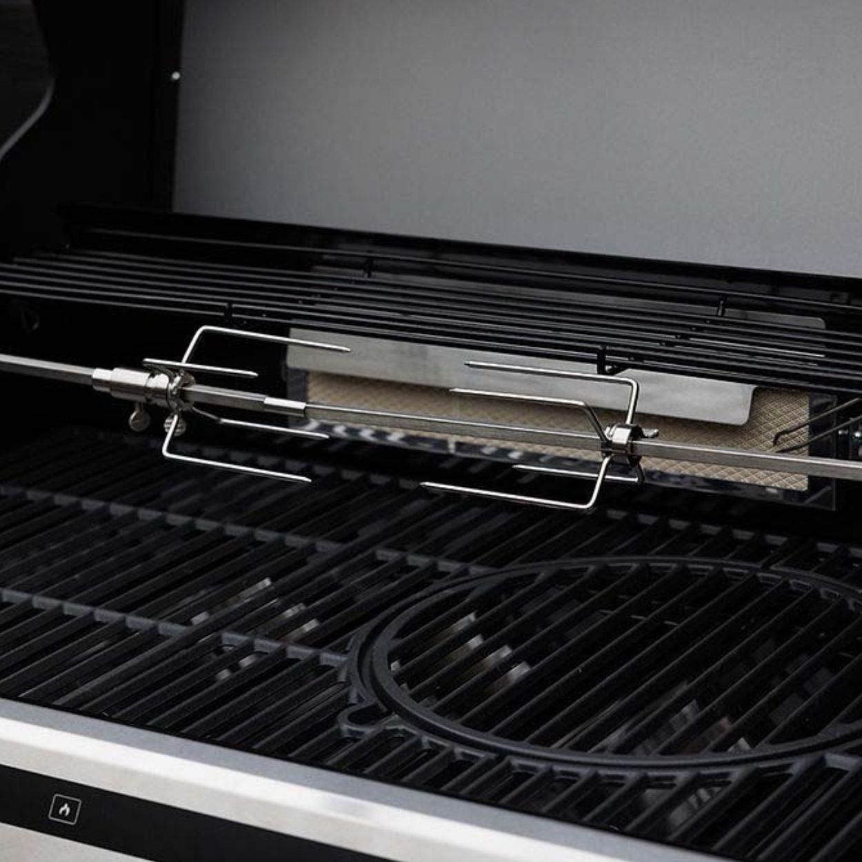 Phoenix Gas BBQ 5 Burner With Smart Thermometer