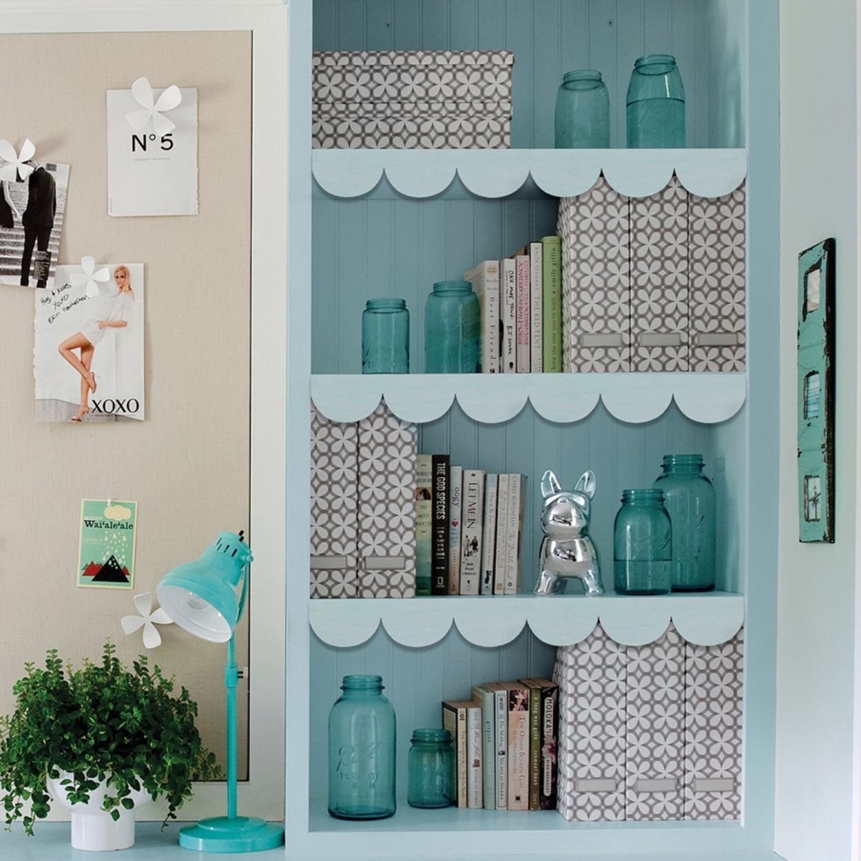Wallpops Natural Scallop P&S Wooden