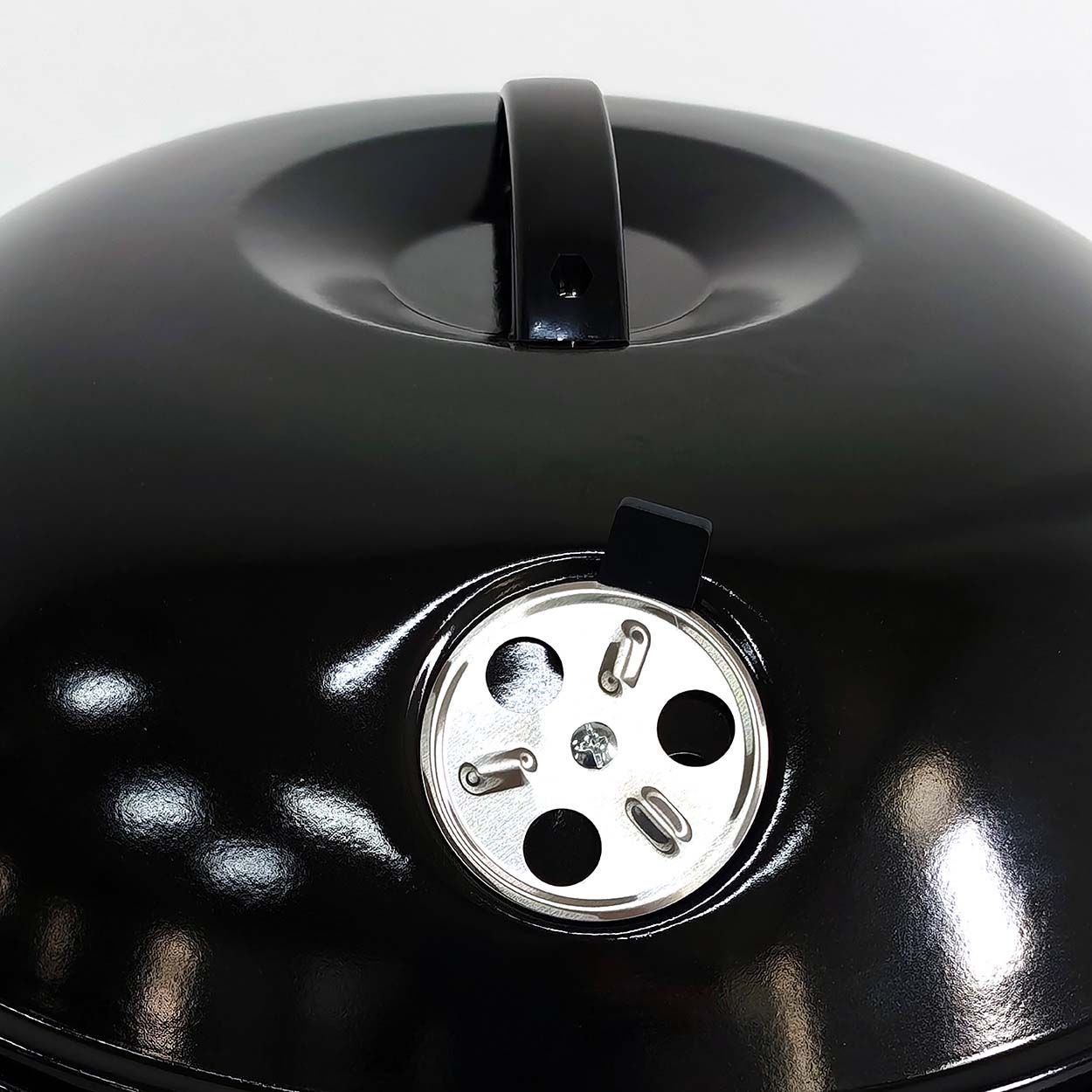 Omaha 56cm Charcoal Kettle BBQ