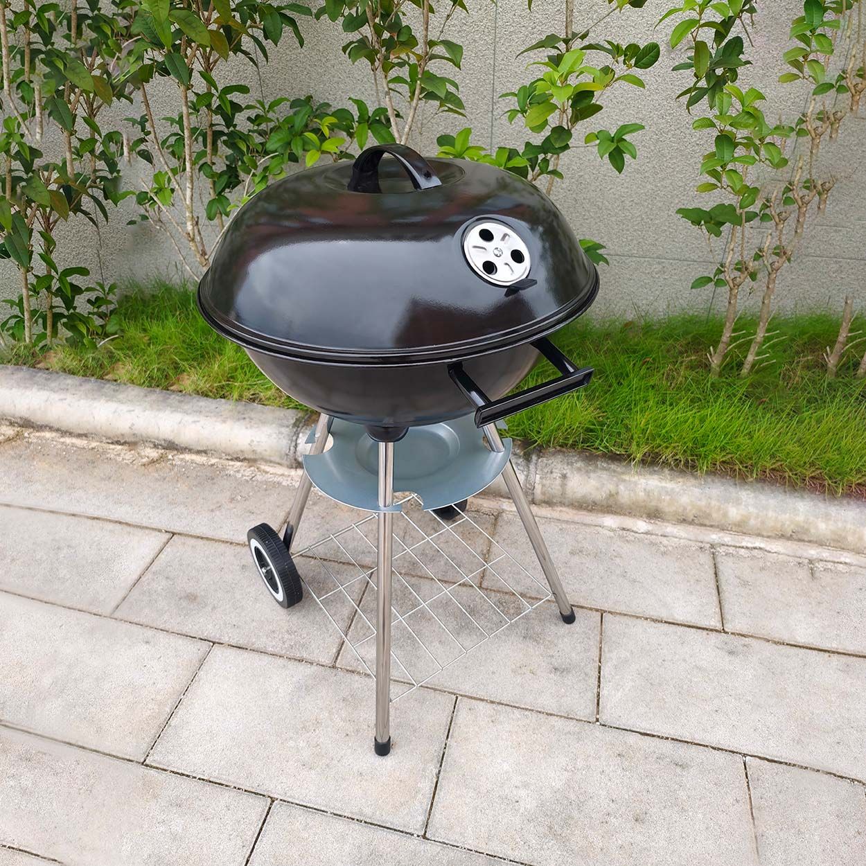 Omaha 43cm Charcoal Kettle BBQ