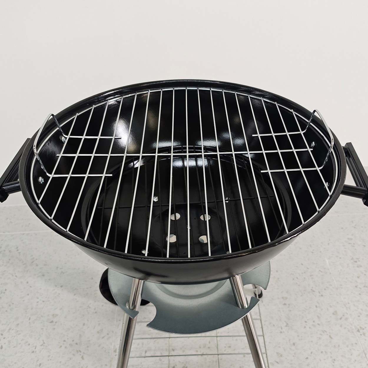 Omaha 43cm Charcoal Kettle BBQ