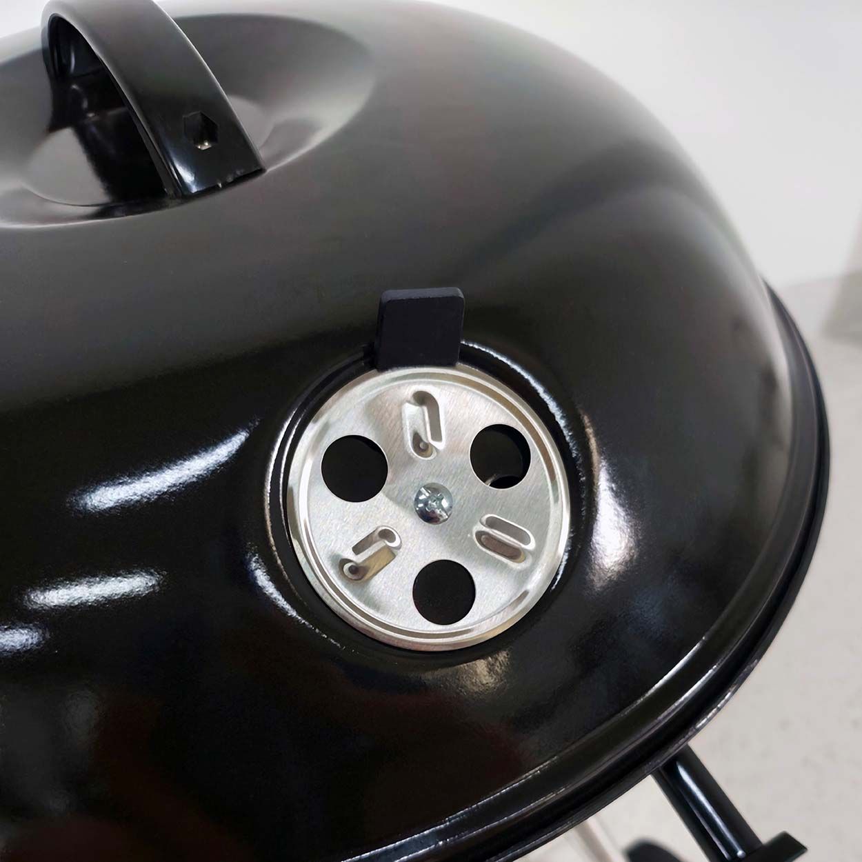 Omaha 43cm Charcoal Kettle BBQ