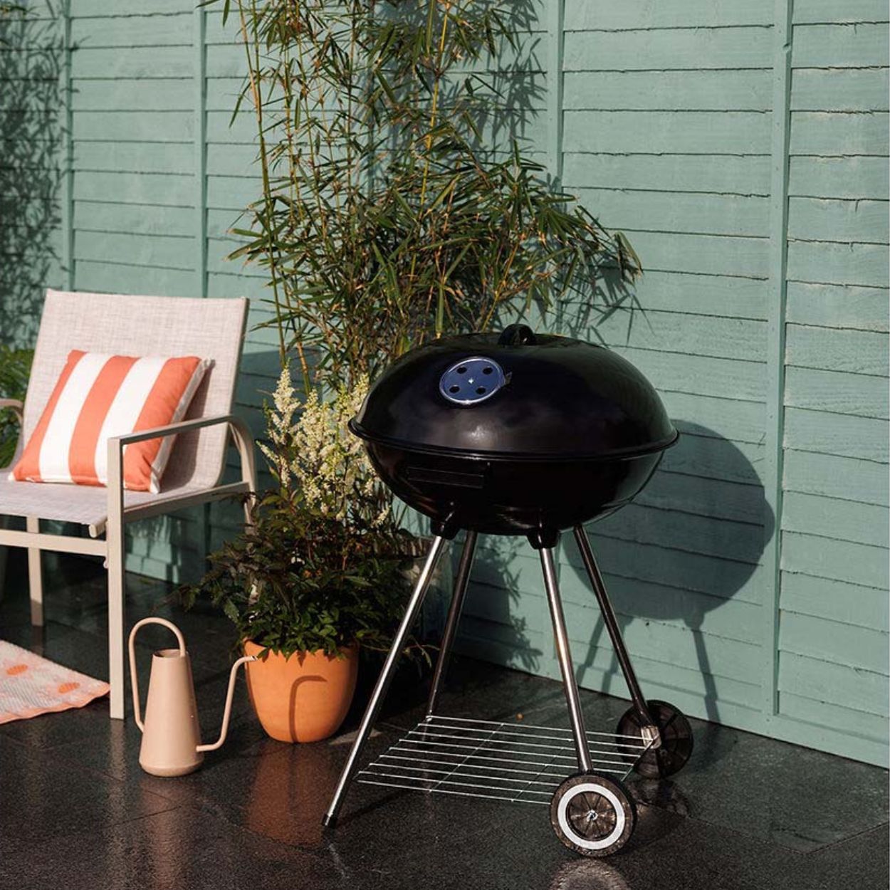 Omaha 43cm Charcoal Kettle BBQ