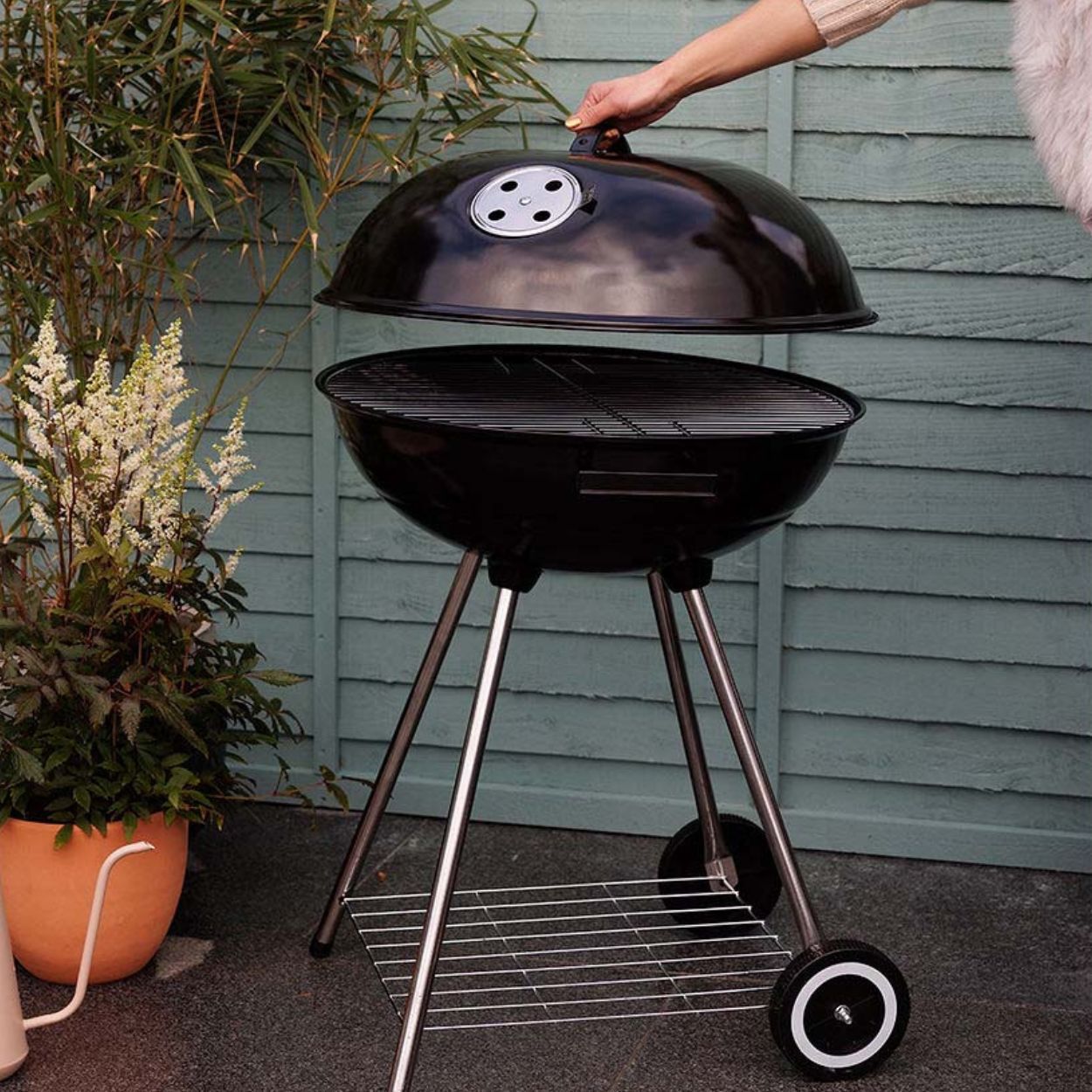 Omaha 43cm Charcoal Kettle BBQ