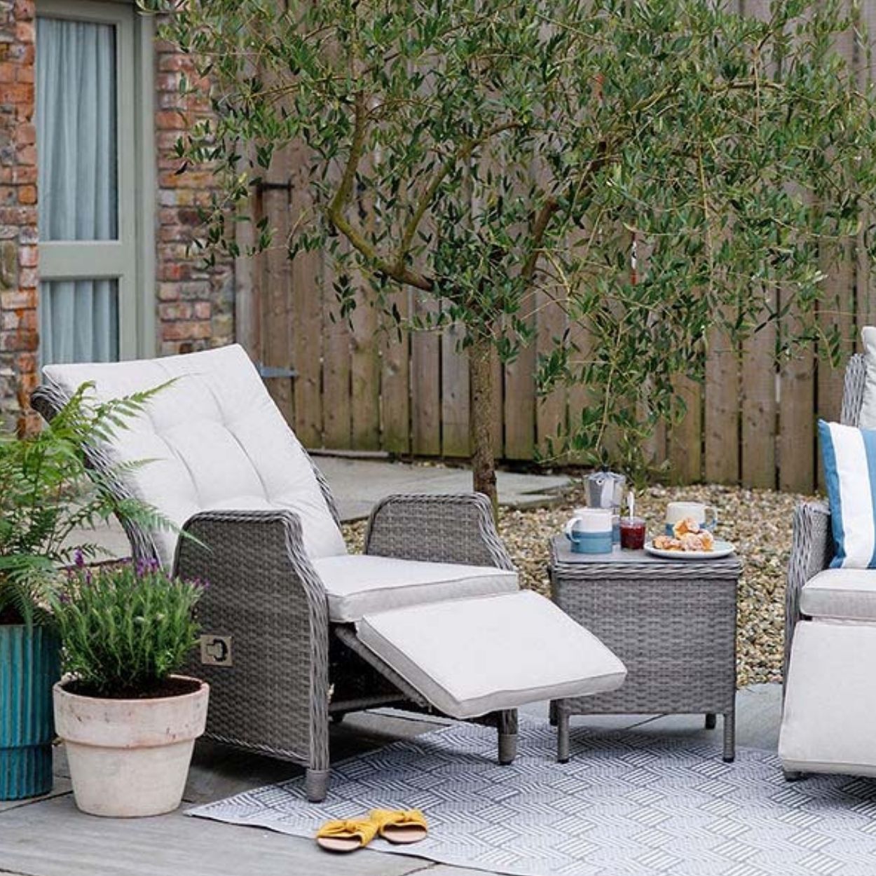 Eden Reclining Bistro Set 
