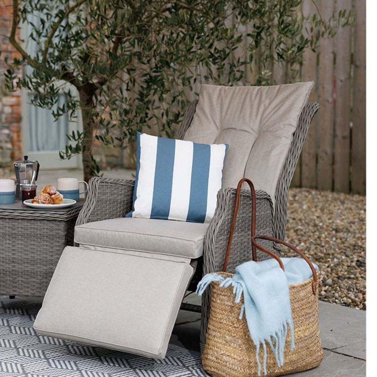 Eden Reclining Bistro Set 