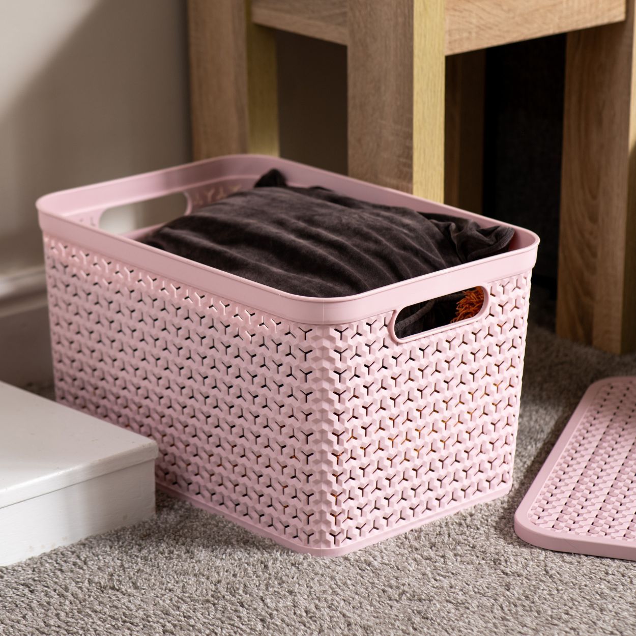 LARGE URBAN STORE BASKET WITH LID IN PINK